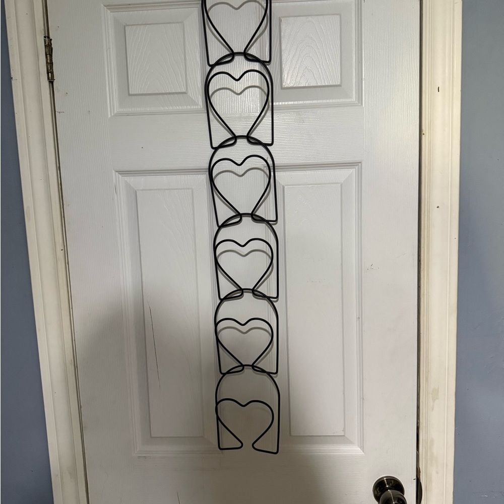 Black Metal Heart hat hangers